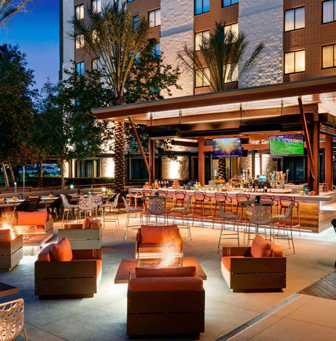 Los Angeles Marriott Burbank Airport outside seating
