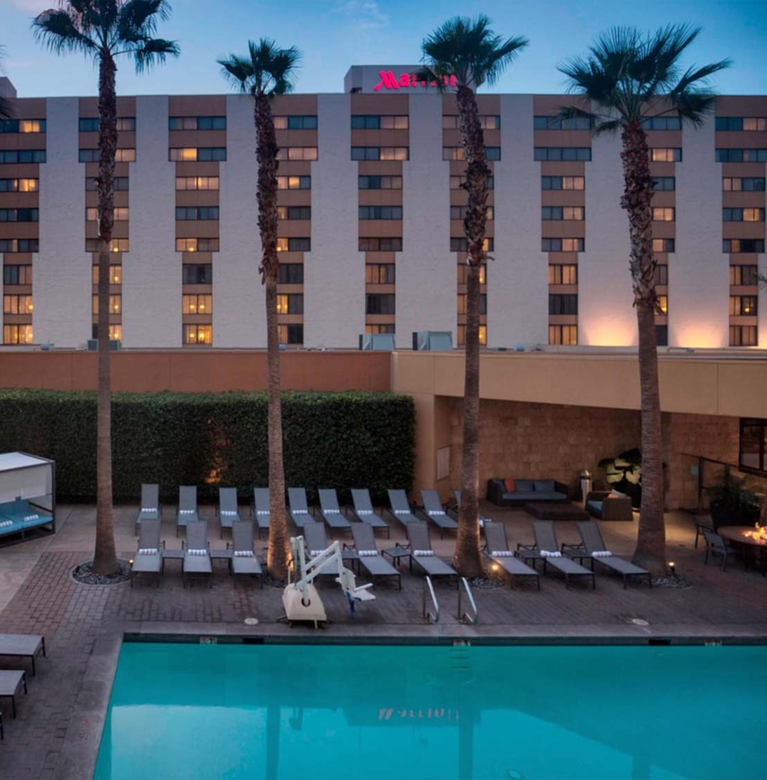 Los Angeles Marriott Burbank Airport pool