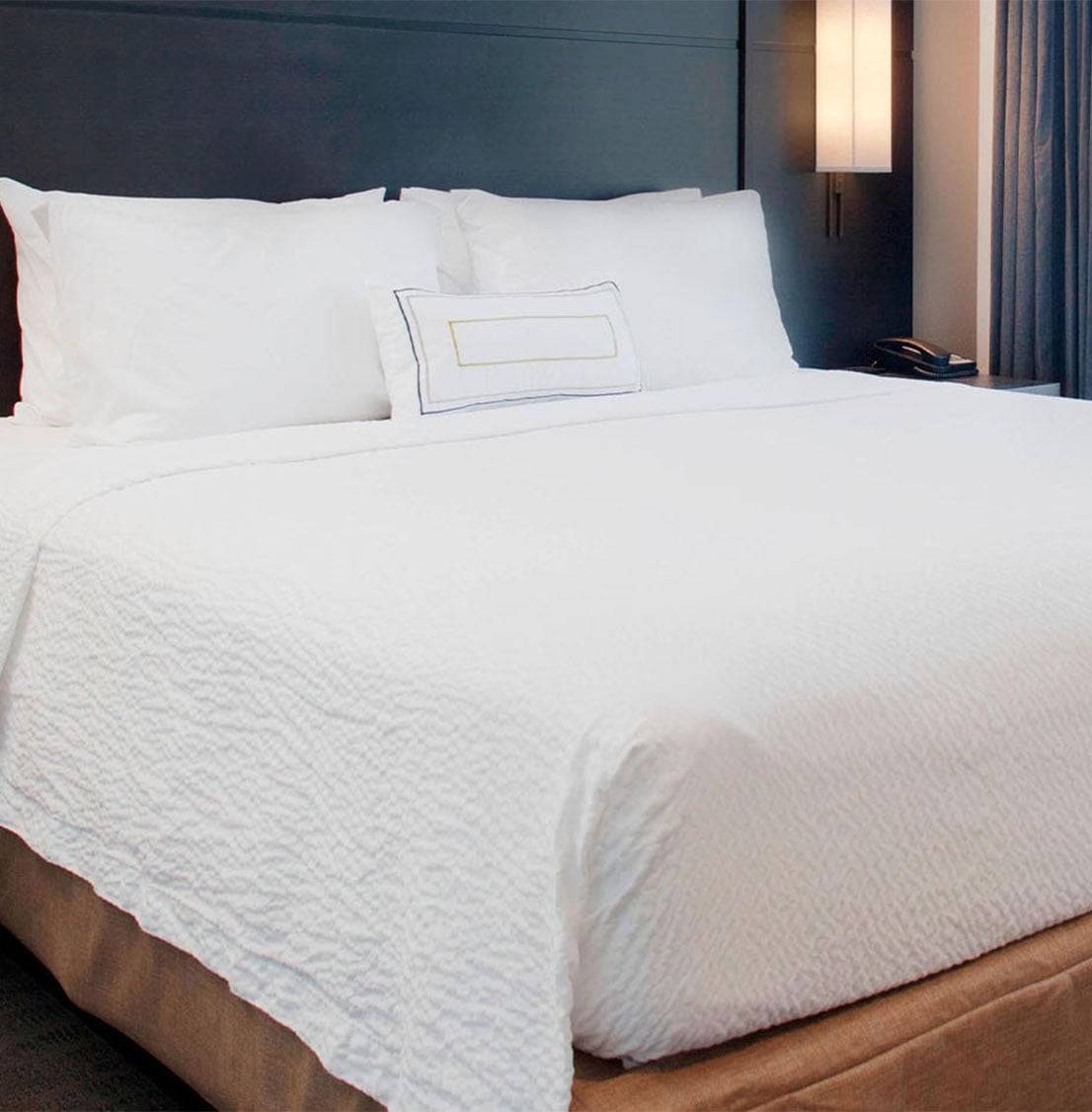 hotel bedroom at Residence Inn by Marriott Boulder Broomfield Interlocken