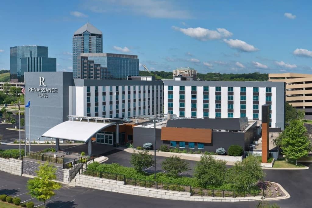 The exterior of the Renaissance Minneapolis Bloomington Hotel