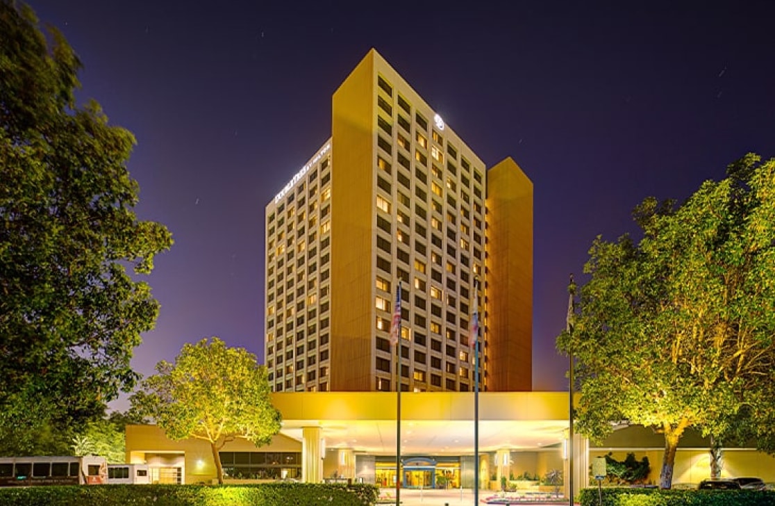 exterior view of DoubleTree by Hilton Hotel Anaheim – Orange County