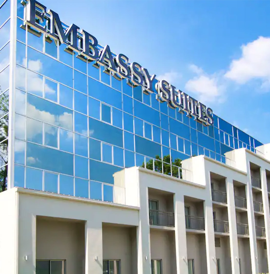 embassy suites cincinnati blue ash exterior