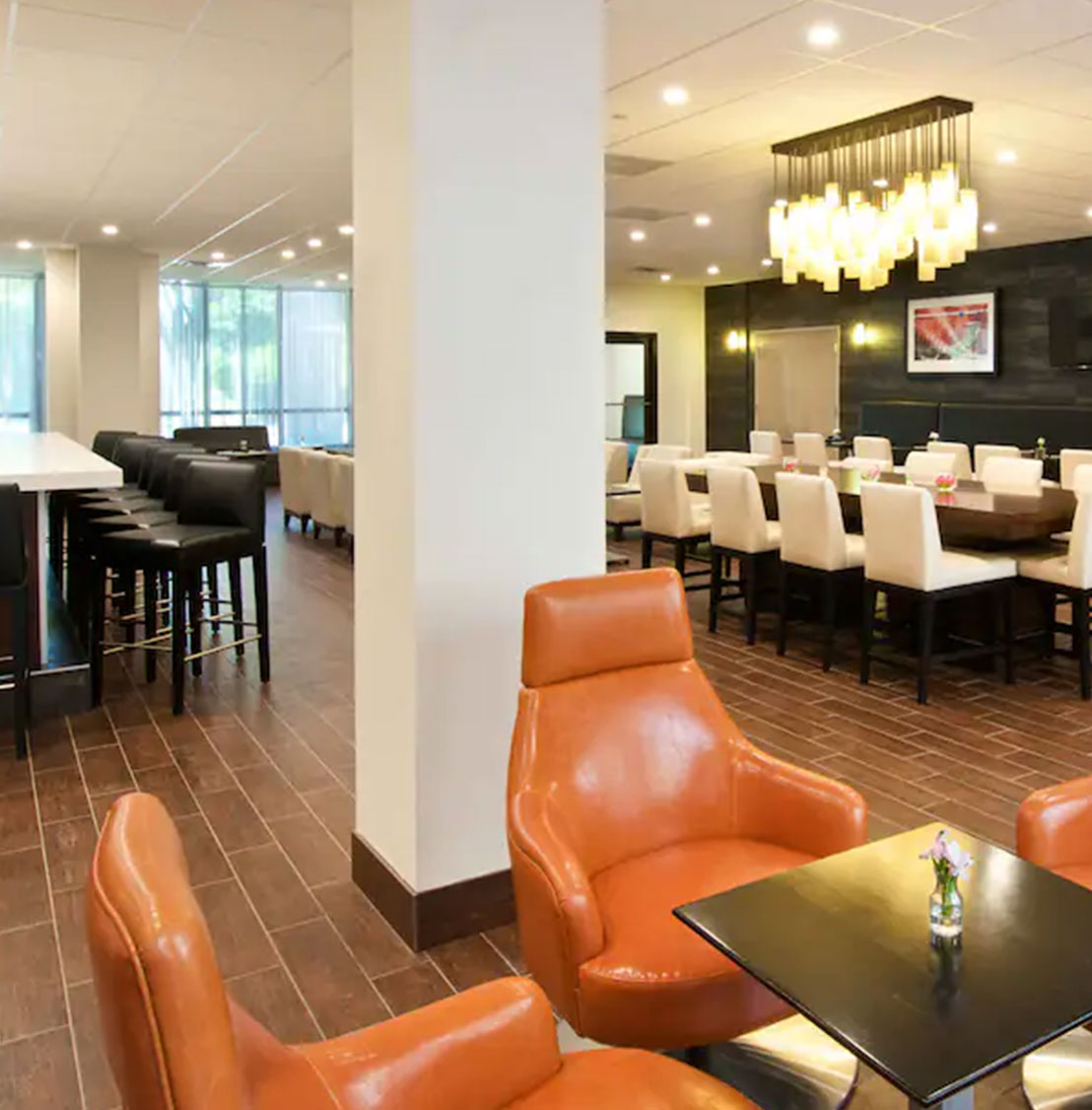 embassy suites detroit livonia restaurant and bar